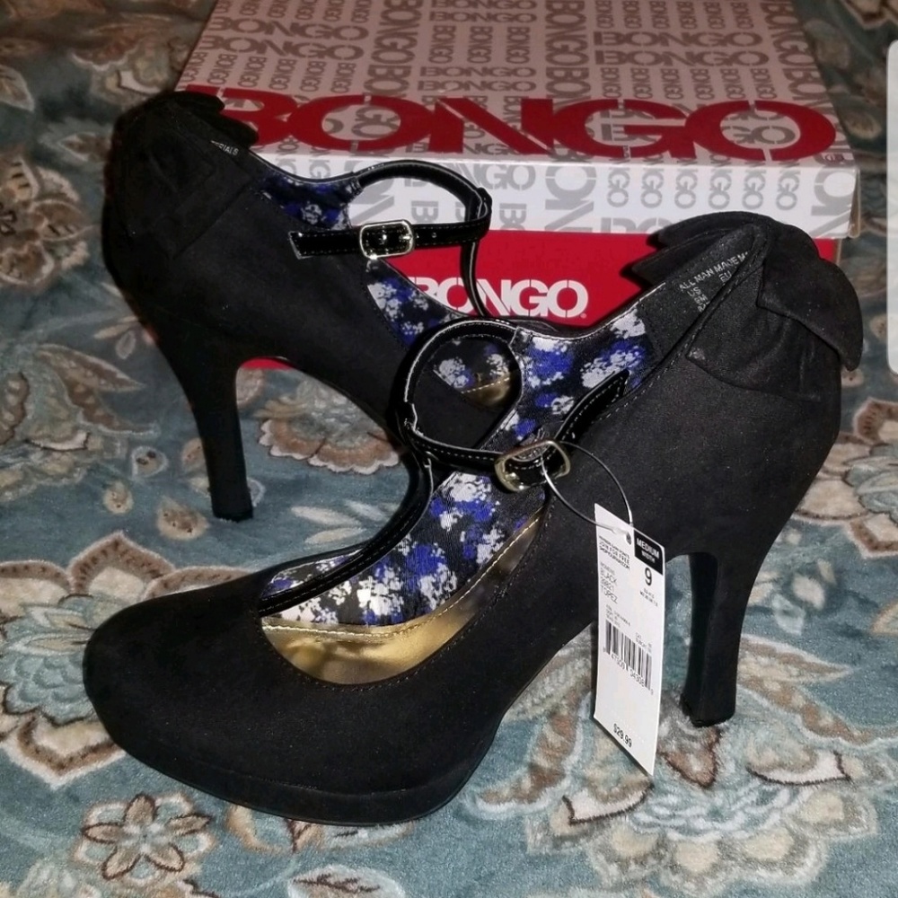 New Black Heels with Pretty Bow In Back
